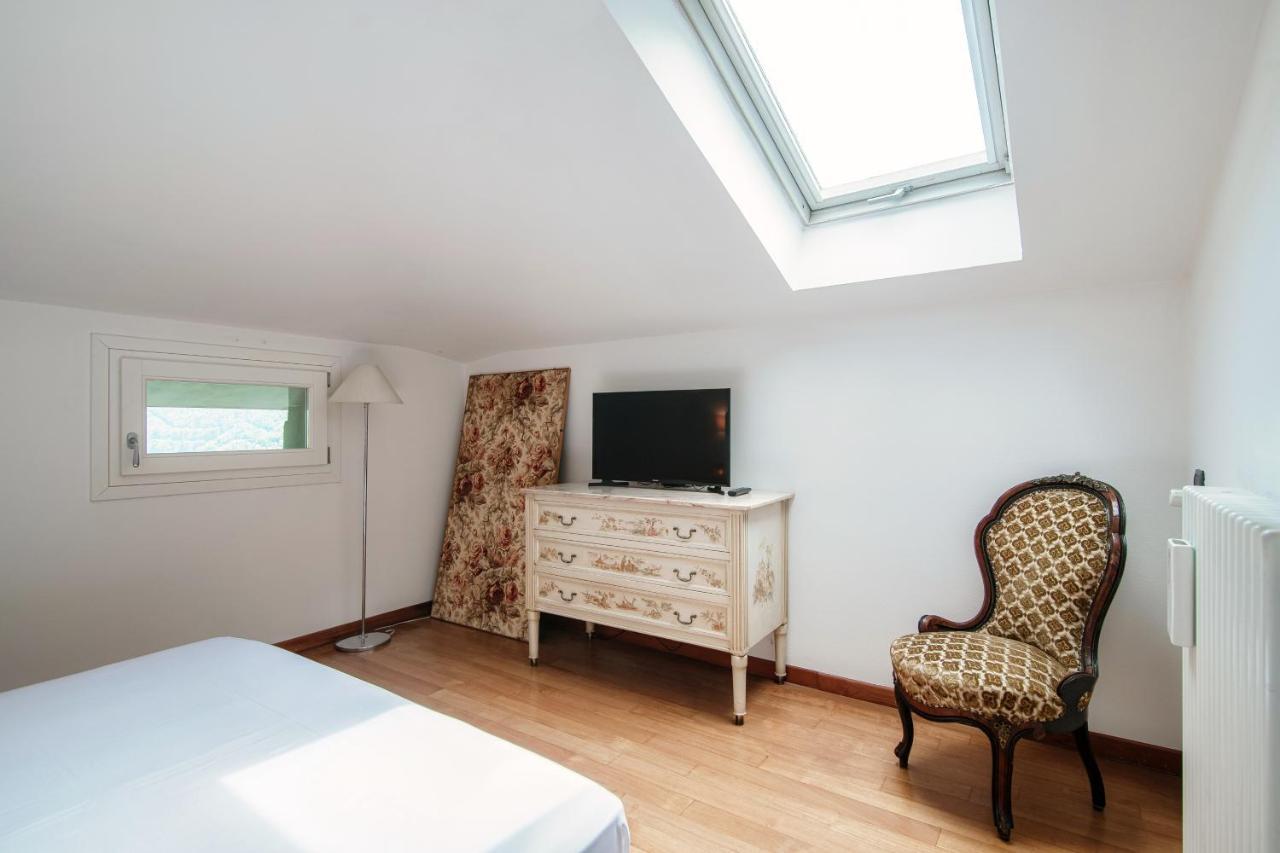 I D'A Charming Penthouse - Lake View- Como- House-130 Mt-2 Double Bedrooms And 2 Double Bathrooms A Spacious Living Room-Full Equipped Kitchen-Private Garden And Terrace-Private Covered Parking Extérieur photo