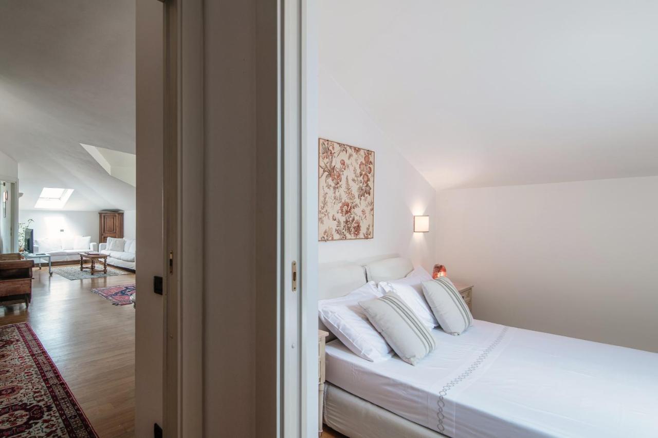 I D'A Charming Penthouse - Lake View- Como- House-130 Mt-2 Double Bedrooms And 2 Double Bathrooms A Spacious Living Room-Full Equipped Kitchen-Private Garden And Terrace-Private Covered Parking Extérieur photo