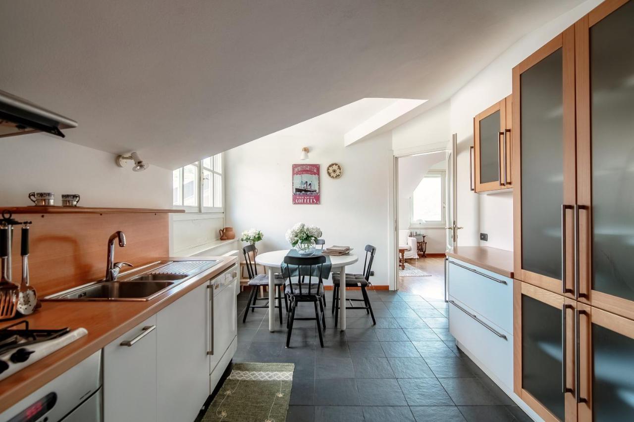I D'A Charming Penthouse - Lake View- Como- House-130 Mt-2 Double Bedrooms And 2 Double Bathrooms A Spacious Living Room-Full Equipped Kitchen-Private Garden And Terrace-Private Covered Parking Extérieur photo